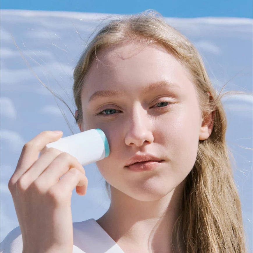 Skin1004 - Madagascar Centella Hyalu Cica Silky Fit Sun Stick